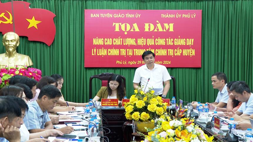 Tọa đàm: Nâng cao chất lượng, hiệu quả công tác giảng dạy lý luận chính trị tại Trung tâm Chính trị cấp huyện